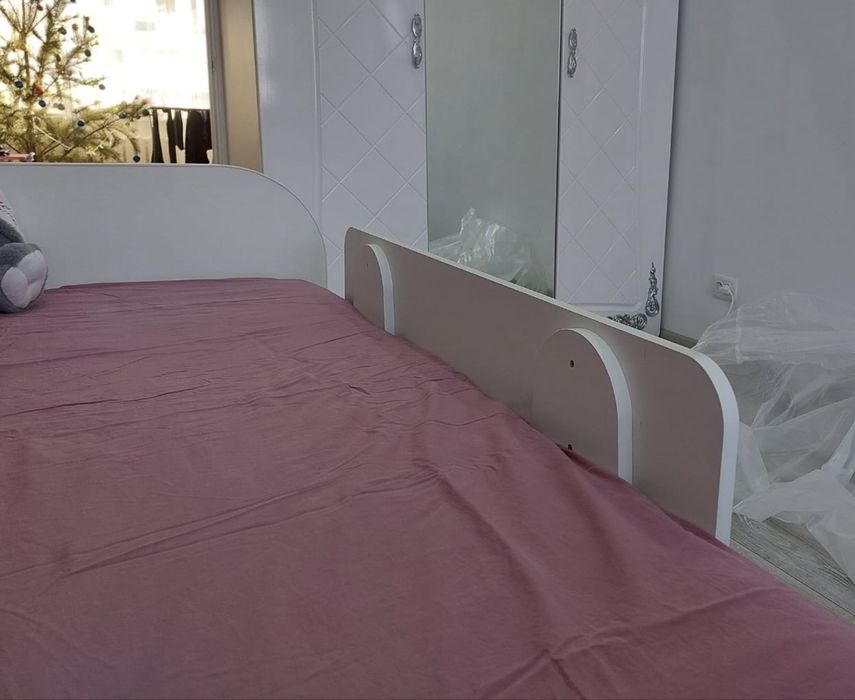 Продам кровать  для девочки