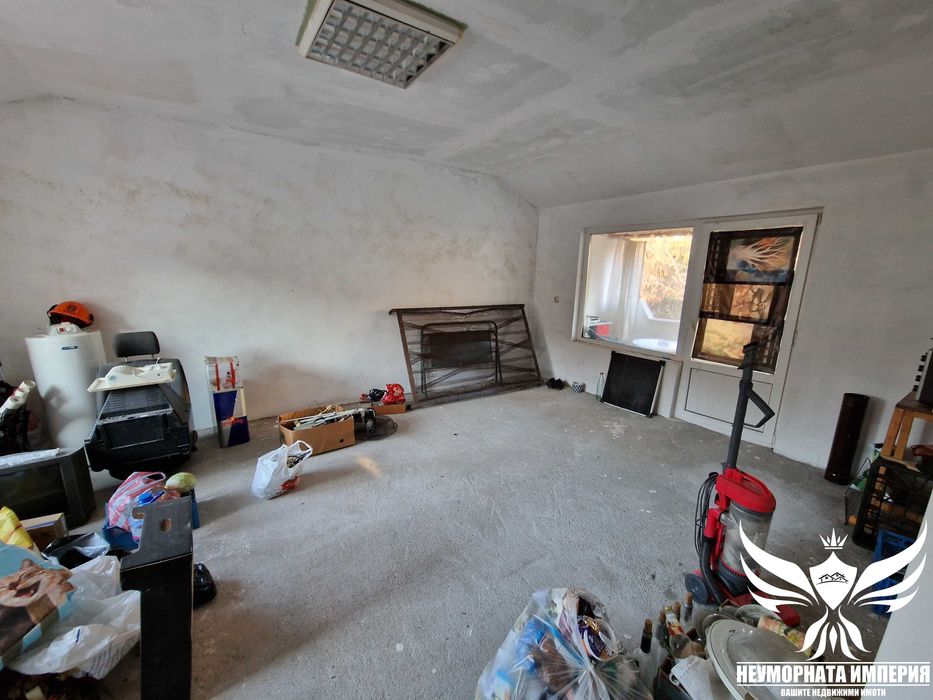 Двуетажна вила/къща 240РЗП с 630кв.м. двор село Бял Извор, общ.Ардино