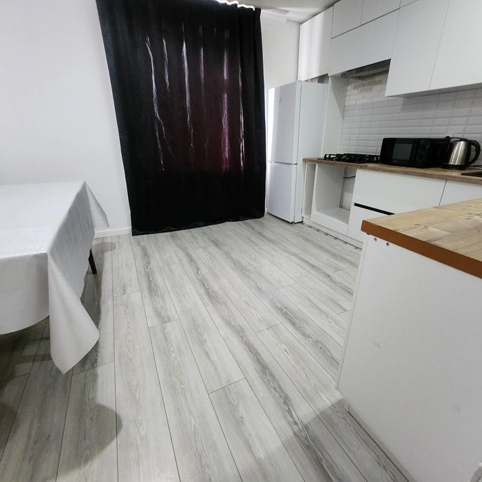 2х ком в 6 ом . Чисто .