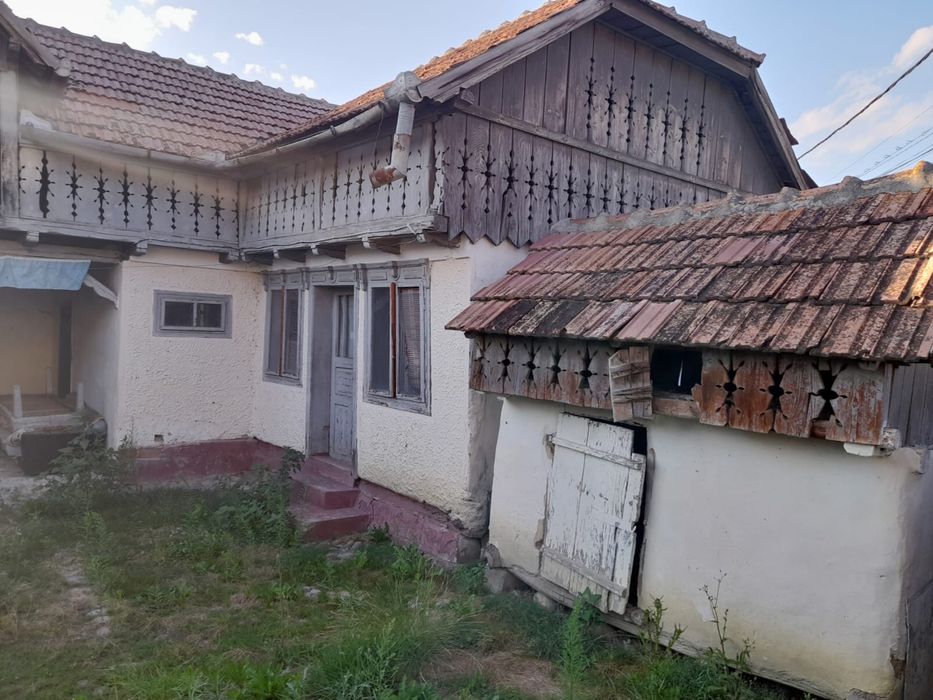 Gospodarie 6 camere 13600 mp Casin la 7km de Onesti