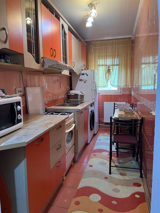 Apartament 3 camere, Titu, 64 mp