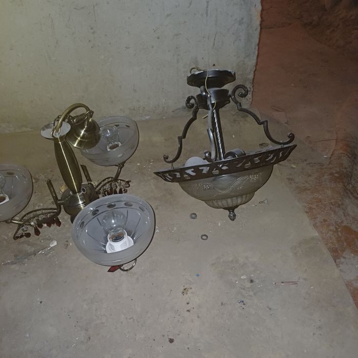 Продам люстры рабочие