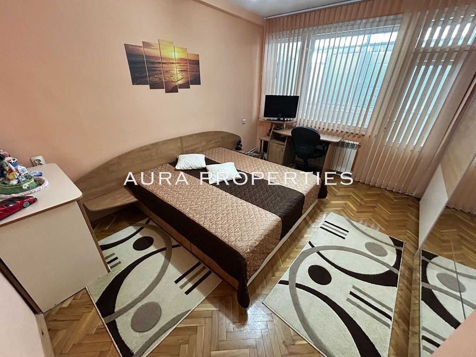 Дава се под наем Тристаен апартамент в Разград, Варош - 92 кв.м за 479.4 € - Снимка #3