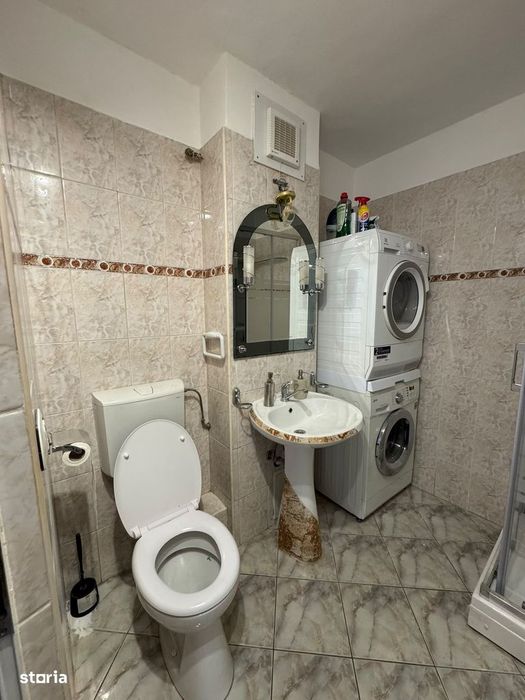 De inchiriat apartament 3 camere decomandat,zona Piata Mare 270€/luna