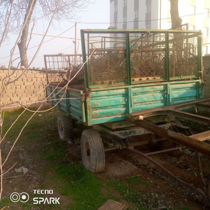 Traktor barcha narsalari blan sotiladi