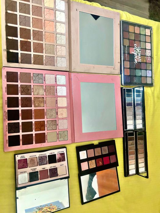 Produse make up. Palete