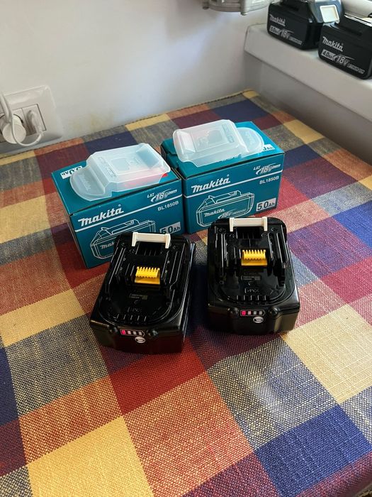 Set acumulatori baterii Makita 18V 5Ah noi originale și alte scule cheie cu clichet Makita dwr180