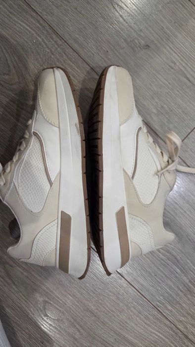 Продавам дамски кожени кецове ZARA