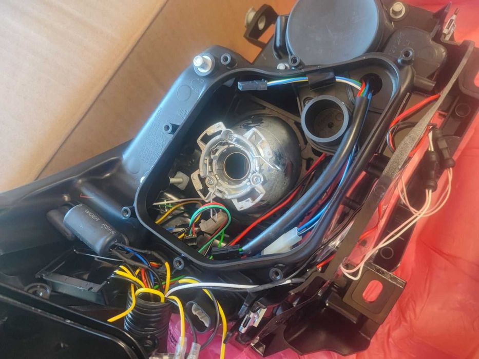 Фарове БМВ Е60 ЛЕД двойни лупи LED BMW E60 2005 -2007г D2S CCFL Тунинг