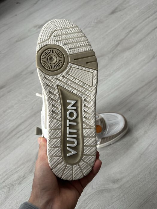 Vand Louis Vuitton skate noi