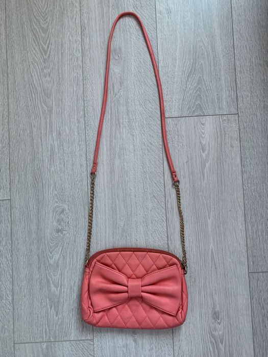 Кокетна дамска чанта