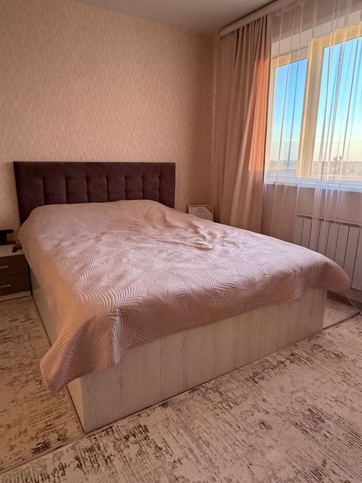 Продам двуспальную кровать