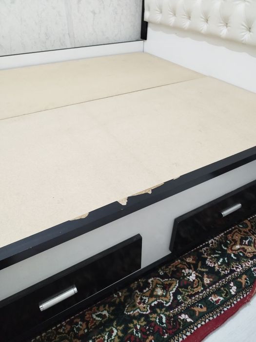 Kravat Spalniy  va trimo sotiladi