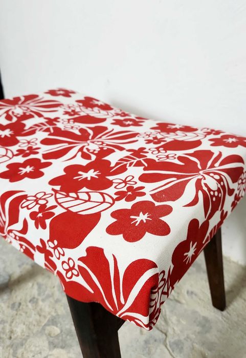 Комплект стол и табуретка