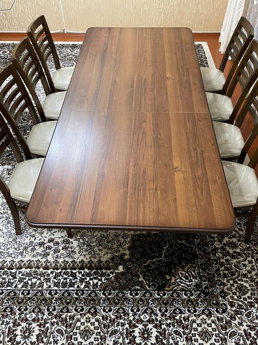 Стол и 8 стульев