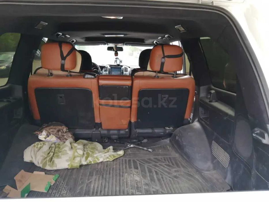 Toyota Land Cruiser 200