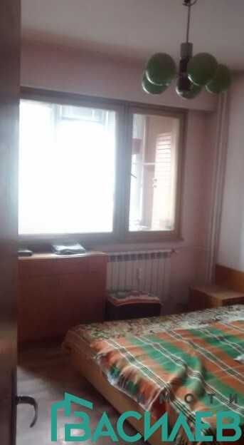 Дава се под наем Двустаен апартамент в София, Център - 84 кв.м за 498.27 € - Снимка #2