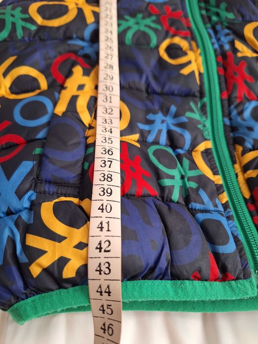 Елек Beneton 4-7 г - 25 лв