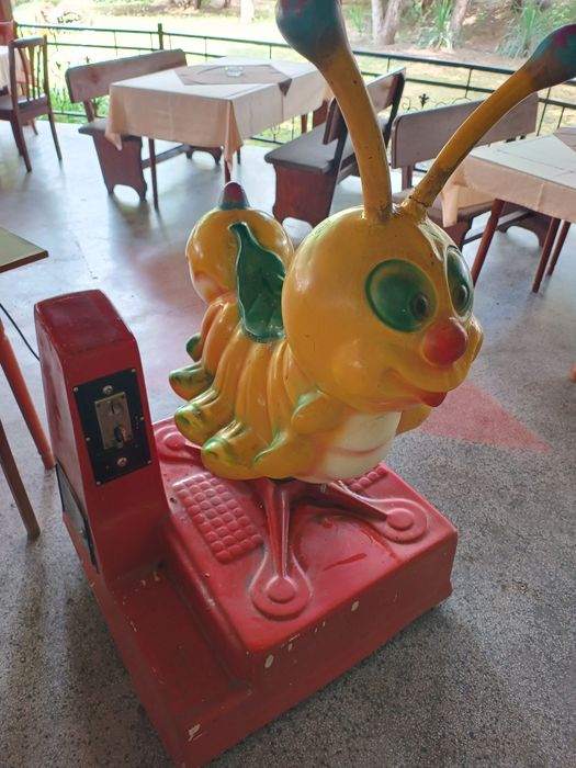 Детска клатушка Вендинг машина за деца