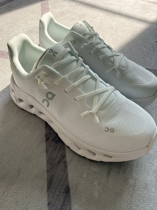 кроссовки женские