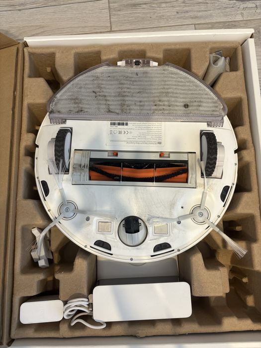 Xiaomi Mi Robot Vacuum-Mop Essential – defect baterie / pentru piese