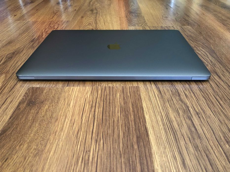 15.4' Core i7 Apple MacBook Pro Late 2016 SG TouchBar 16GB RAM/512GB SSD/Radeon Pro 460 4GB/Бат 6ч