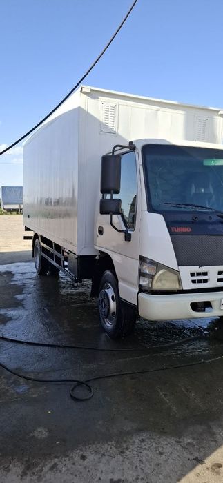 ISUZU юк машинаси сотилади.