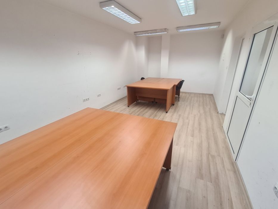 Продава се Офис в Пловдив, Гагарин - 120 кв.м за 6 €/кв.м - Снимка #2