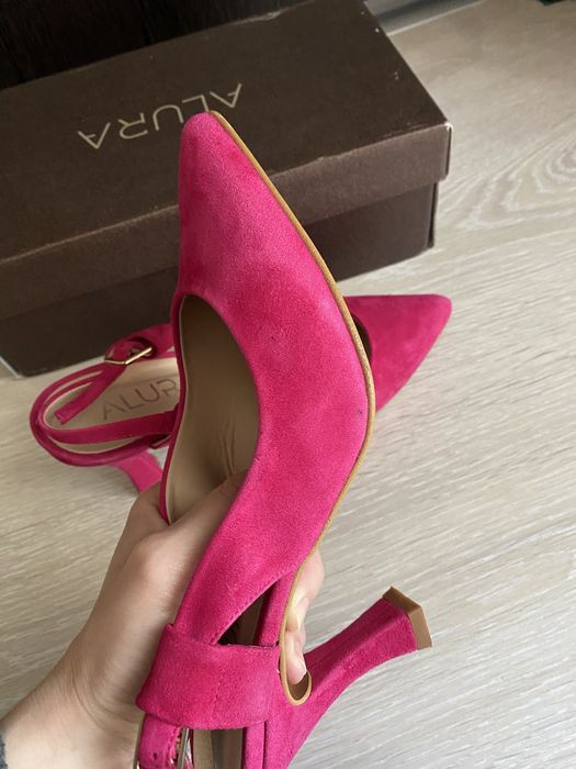 Vand Pantofi cu toc decupați Alura/Davina din piele întoarsă fucsia