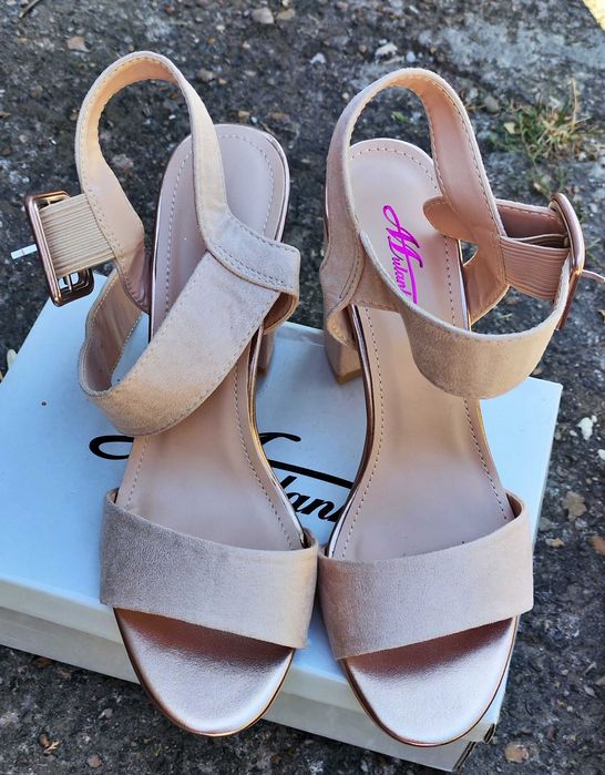 Дамски елег. сандали – пудра + розово злато|Еко велур|Нисък широк ток