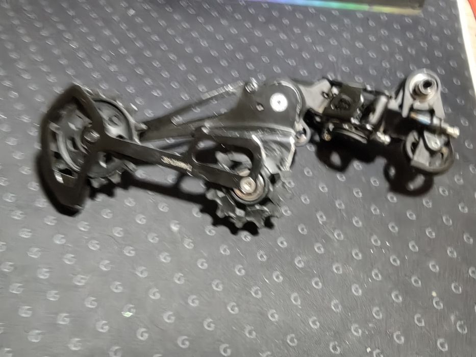 SRAM обтегач и команда 12 скорости