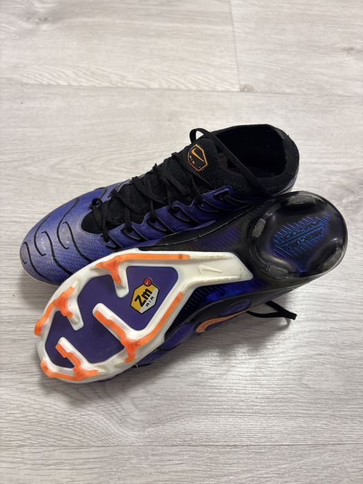 Бутсы футбольные