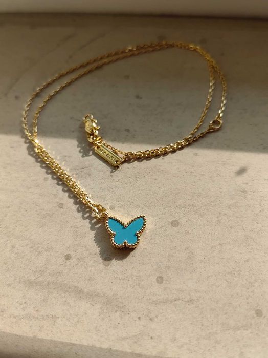 Златно дамско колие с пепрудка от син тюркоаз, Van Cleef & Arpels VCA