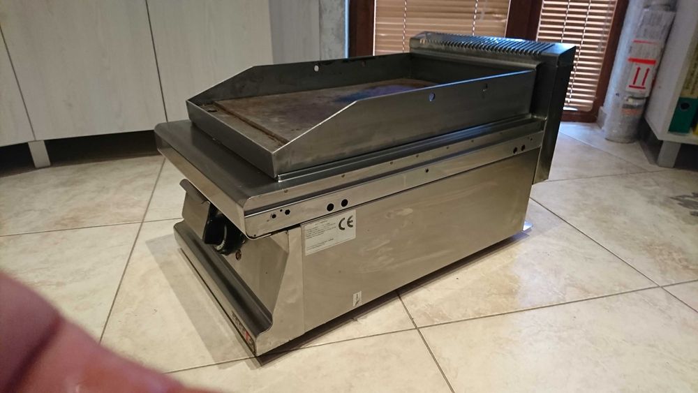 Грил плоча - гладка скара