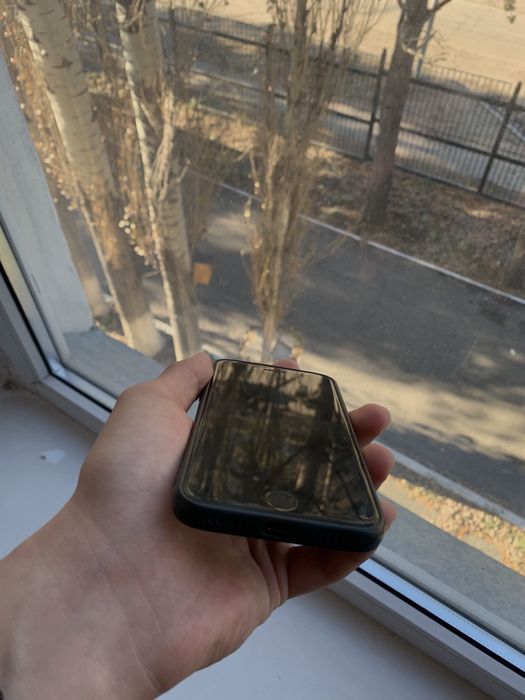 iPhone SE 2020-Айфон СЕ 2020