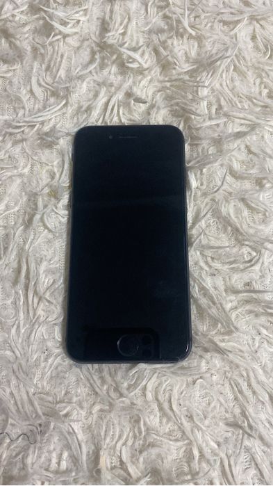 Продам срочно iPhone SE два