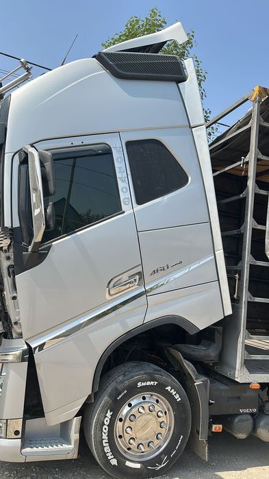 Volvo evro 6    Боковые сполера кабины.