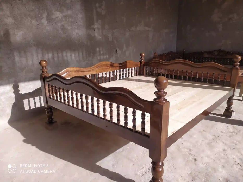 Ховли каровотлар сотилади. Сурилар.