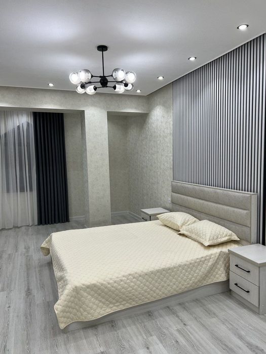 Сдаётся 2 комната в новостройке 4этаж Микрорайон