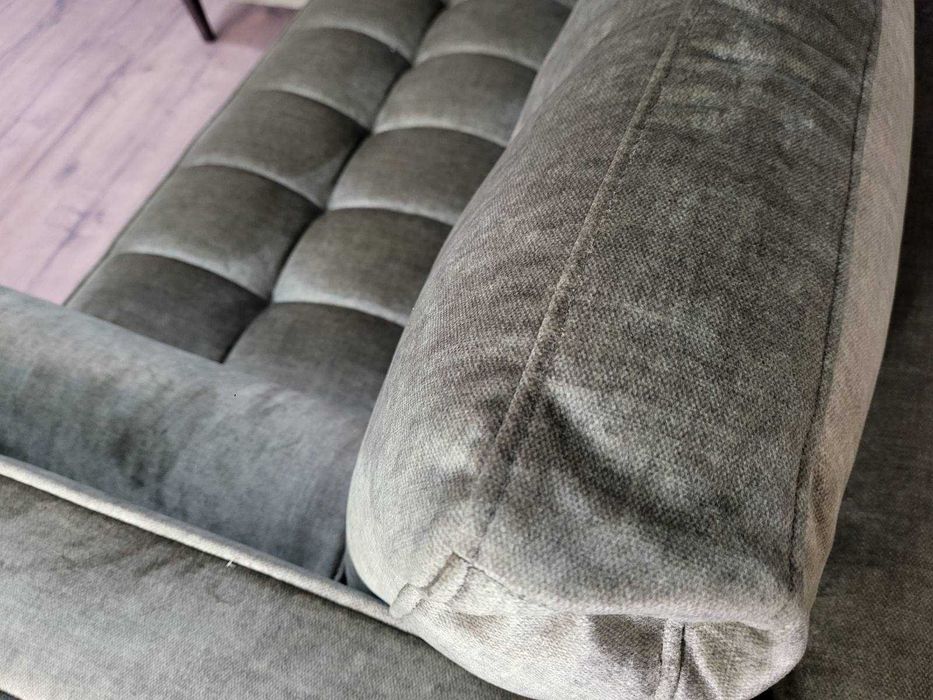 Зелен ъглов диван от плат с лежанка