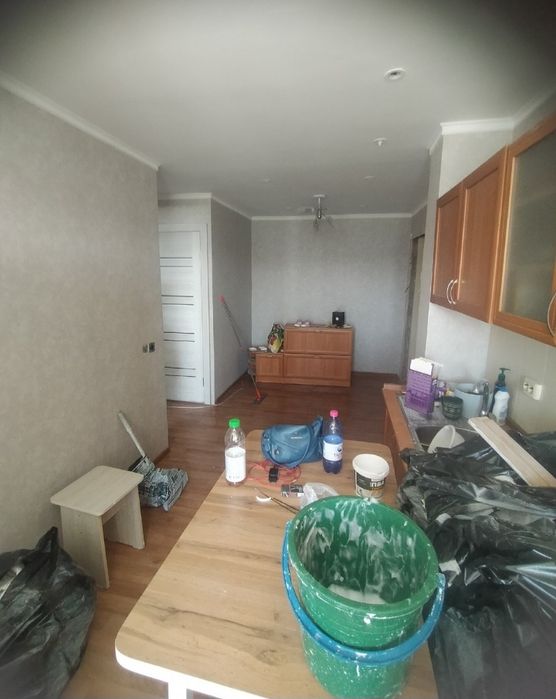 Обои, левкас стен, покраска потолков