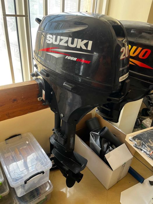 Двигател за лодка Suzuki Four Stroke 20