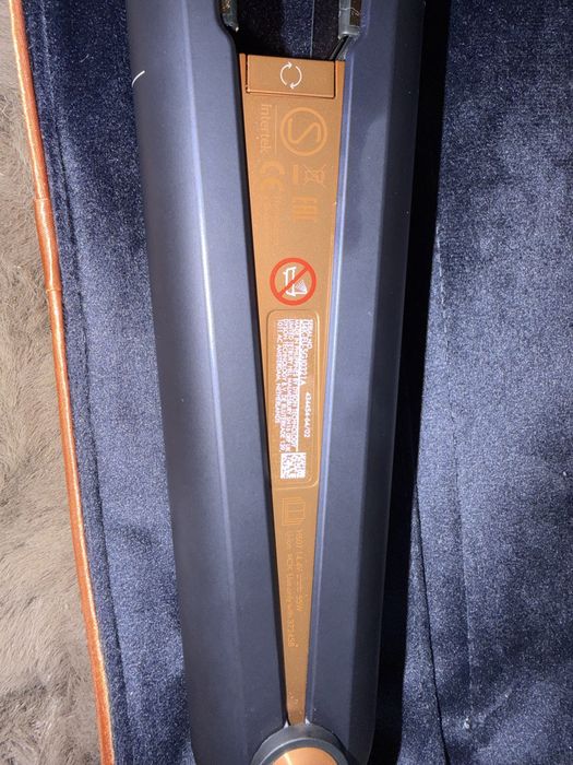 Placa pentru indreptarea parului Dyson