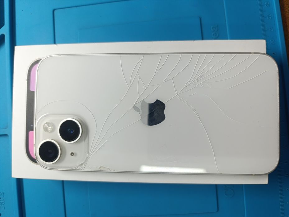 Продам айфон 14 128