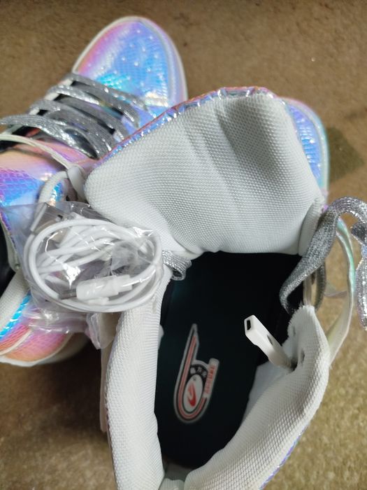 Продам.В наличии 2 пары