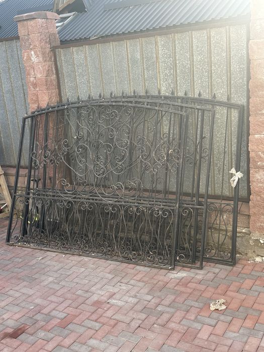 Металлическое ограждение под забор