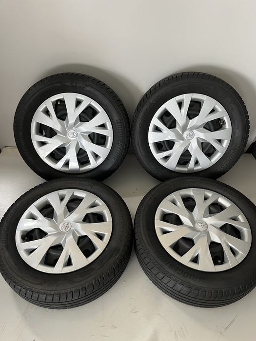 Оригинални джанти 15 цола 4х100 за Тойота Ярис с летни гуми 185/60/15