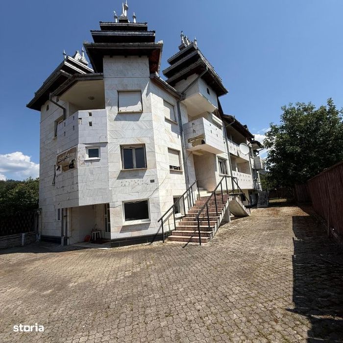 Doua cladiri ,1.000 mp teren, Str. Iuliu Maniu