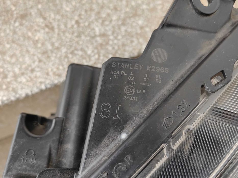 Фар Suzuki Swift LED ляв / Фар Сузуки Суифт Оригинален