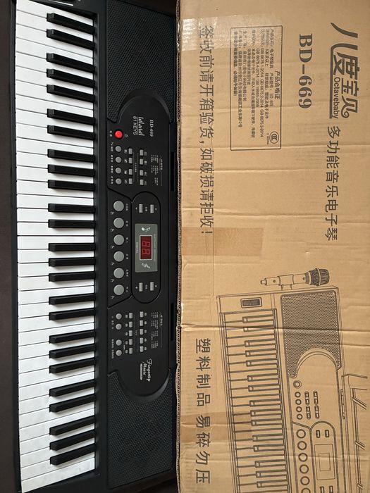 Синтезатор новый